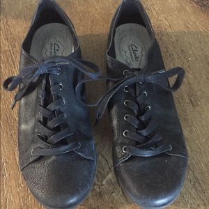 Clark’s cloudstepper tennis shoes